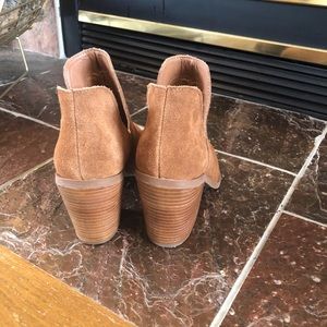 steve madden aker bootie cognac